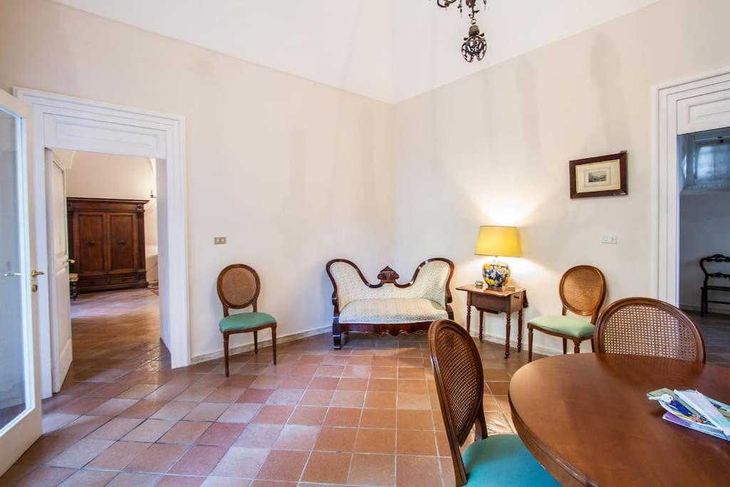 Palazzo Apostolico Orsini Apartment